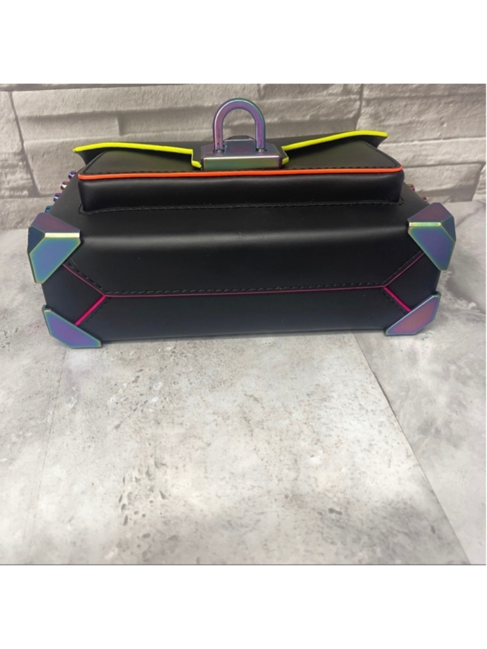 Michael Kors Manhattan Black Neon Contrast Crossbody Rare Sample Bag - Picture 4 of 7